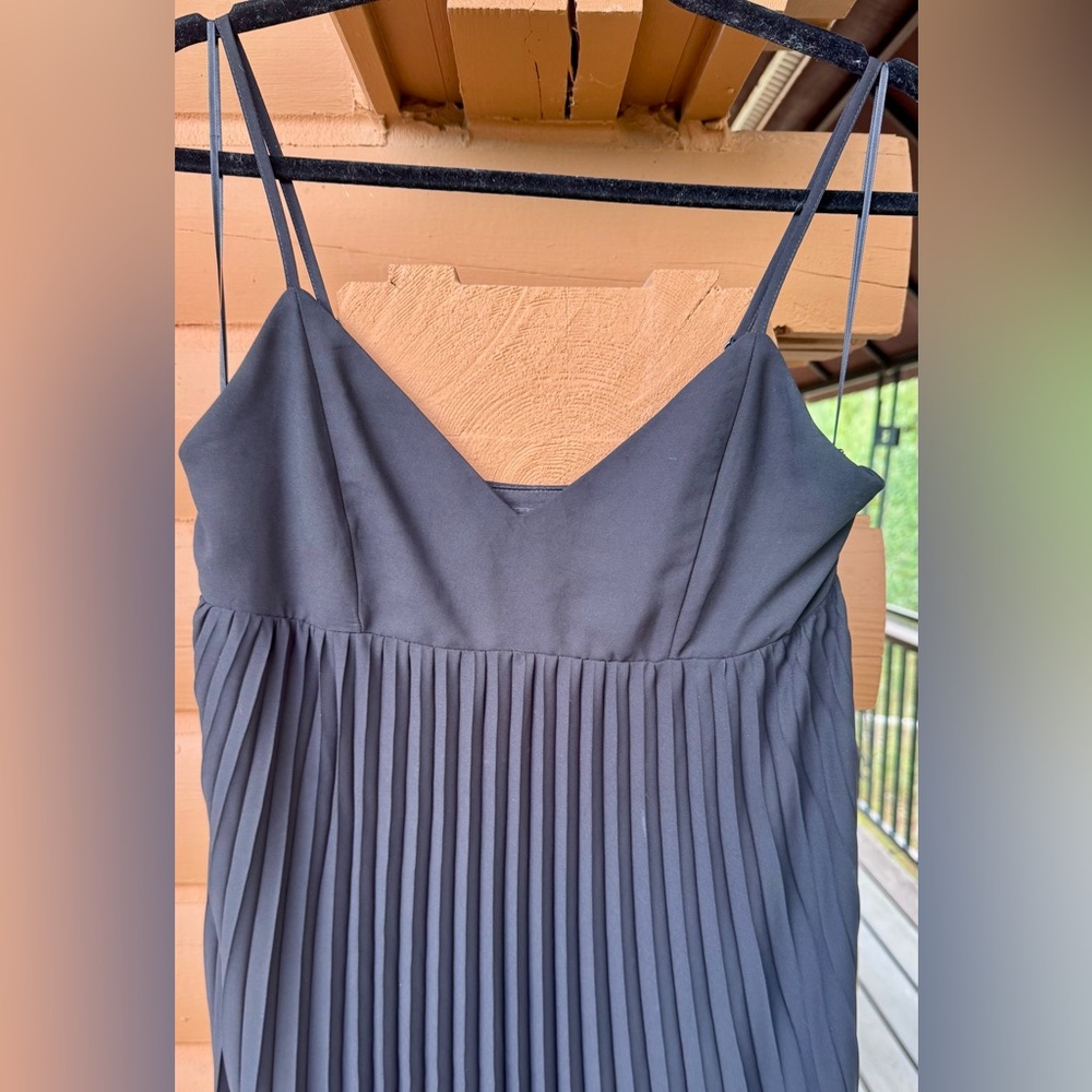 Express Black Pleated Maxi Dress - Picture 5 of 10